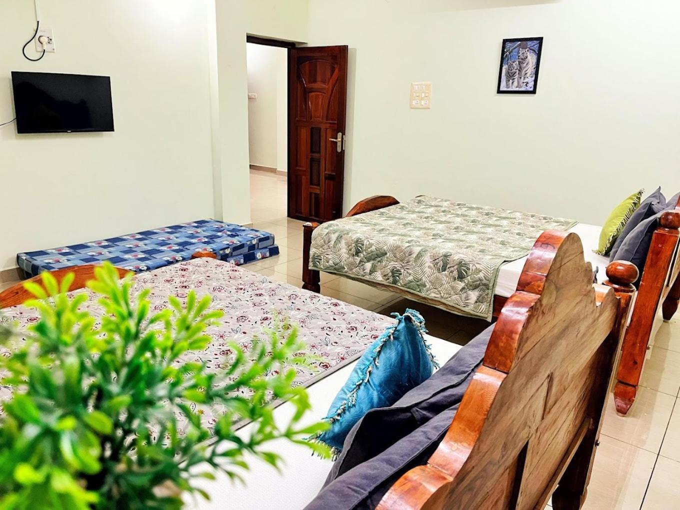 Shivam Eden Beach Homestay ปอนดิเชอรี ภายนอก รูปภาพ